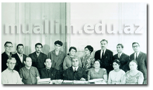 Pedaqoji fakültənin professor-müəllim heyətinin üzvlərindən bir qrupu (şəkil 1970-ci illərin ortalarında çəkilmişdir)